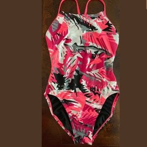 Nike STING CUT OUT ONE PIECE SWIMSUIT GIRLS Sz 12